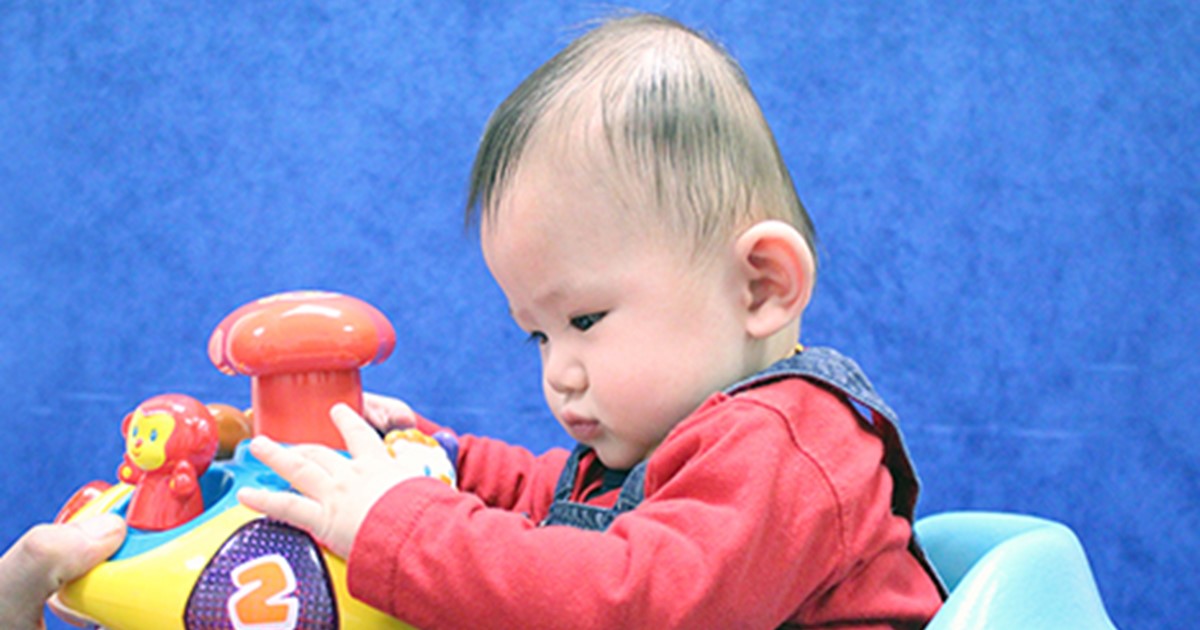 baby with a funny shaped head